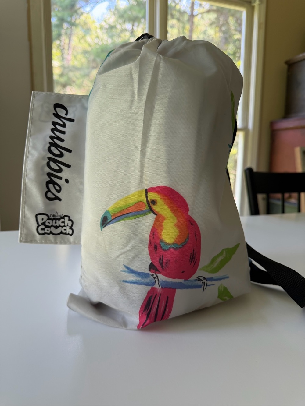 NEW Rare CHUBBIES Original Pouch Couch Beach Camp Seat Toucan Parrot Bird Print